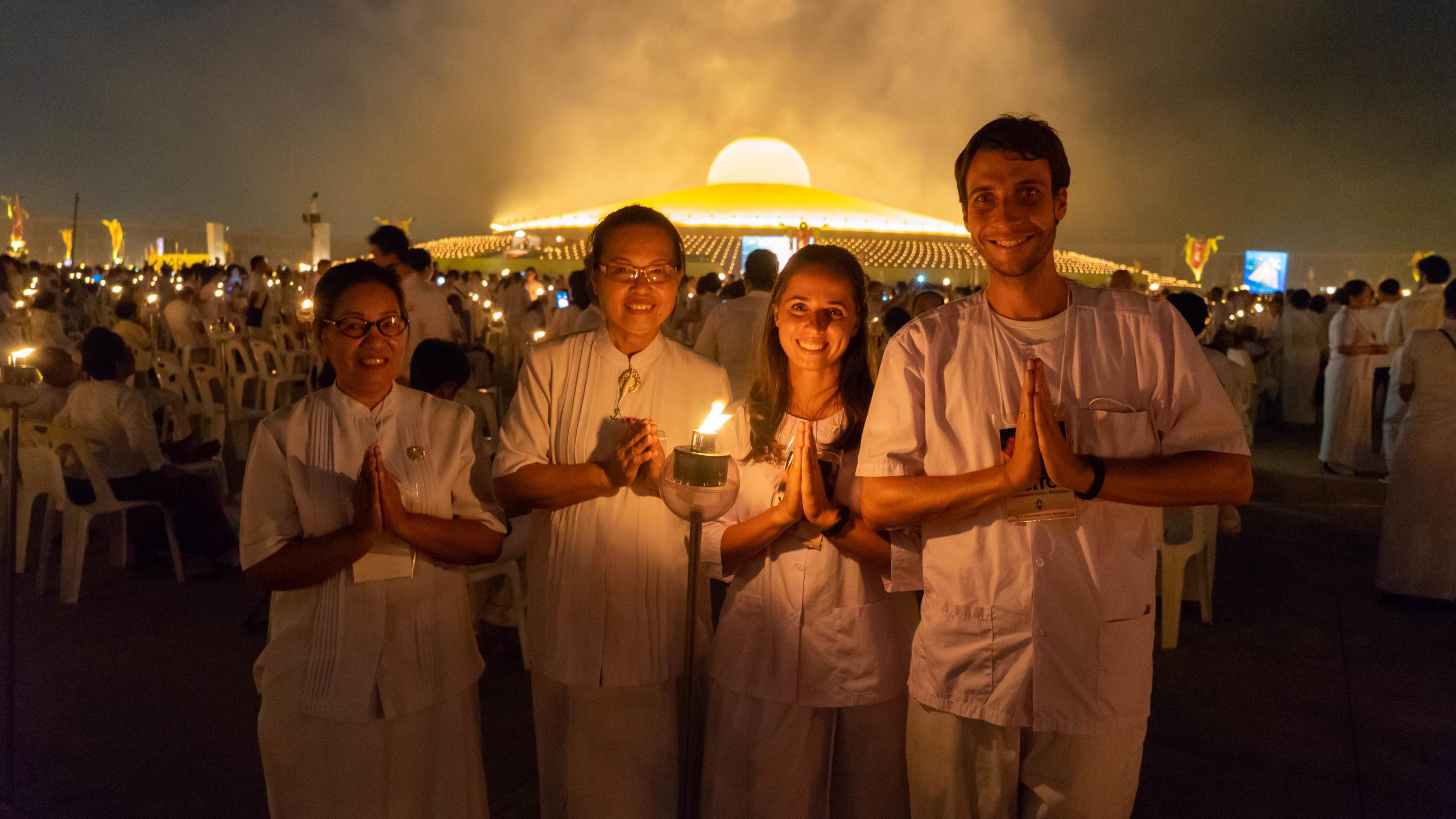 Bangkok ∙ Magha Puja ∙ Massenmeditation im weltweit größten Tempel ∙ Thailand